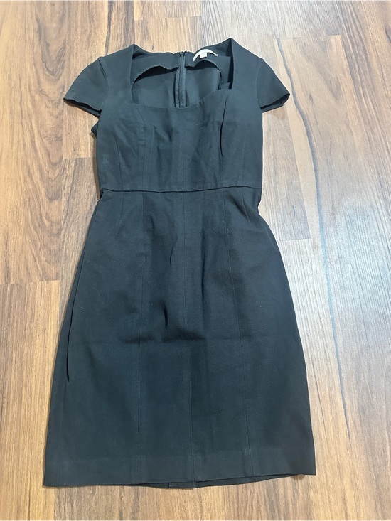 Banana Republic Dresses & Skirts - Banana Republic Black Cap-Sleeve Sheath Dress